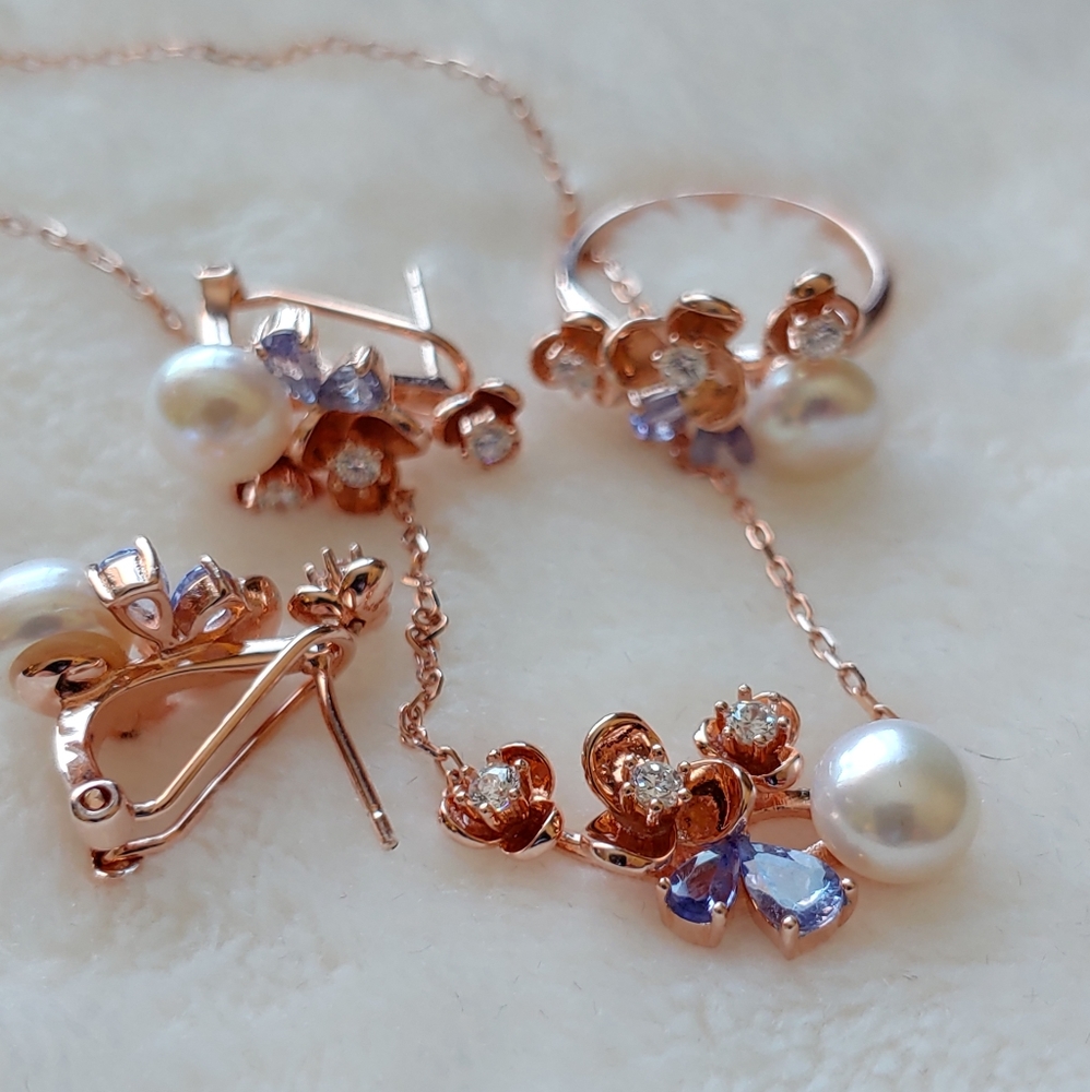 Tanzanite Fresh Water Pearl set